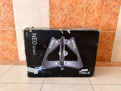 TACX NEO SMART T2800 INDOOR TRAINER