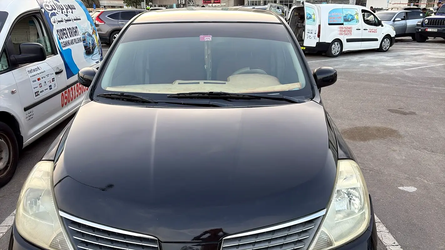 Nissan Tiida 2007 — photo 1 of 8