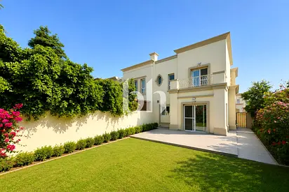 Newly Upgraded | Lake View | Close to Pool & Park