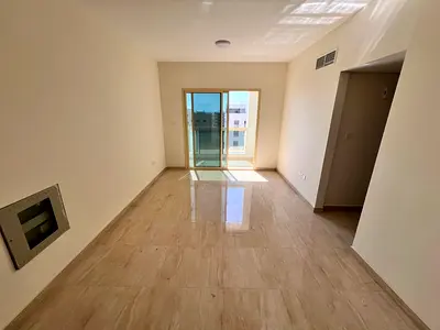 شقة للإيجار | الجرف 3 عجمان | غرفة وصالة | 2 حمام | ماستر | ثاني ساكن | بلكونة | تكييف مركزي | قريب السوق الصيني | شهر مجاني | 33 ألف
