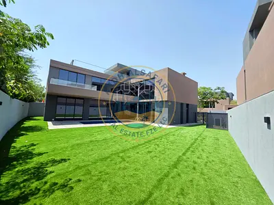 Luxurious Life Style! 5Bedrooms Villa with Nice Garden in Just 275k