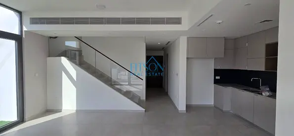 READY TO MOVE | SPACIOUS | MAID'S ROOM