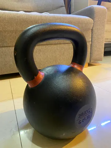 28 kg (62 lb) Cast Iron Kettlebell - Good Condition
