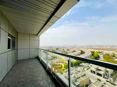 SPACIOUS 1BR WITH BALCONY | BRIGHT | PRIME LIVING