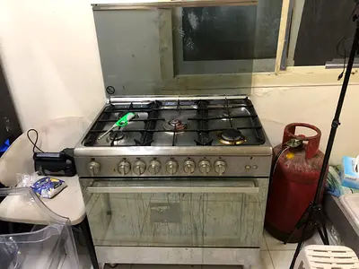 Gas Cooker 5 Burners