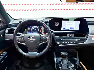 صورة 10 لـ 2023 Lexus ES-SERIES