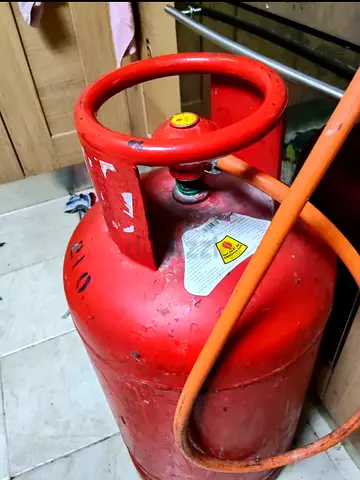 LPG Gas Cylinder with regulator and Hose