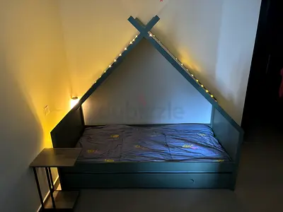 Kids house-frame single bed with under-drawer