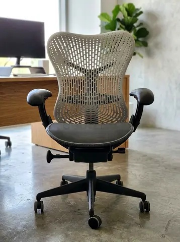 Hermanmiller mirra 2 used like new