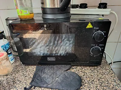 Black  Decker Countertop Microwave - Used