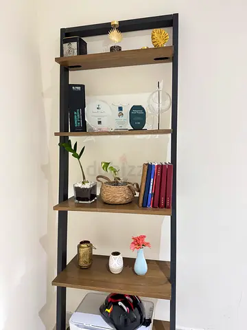 Stylish Wall Shelf with 5 Wooden Shelves - Oak Finish