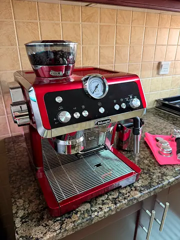 DeLonghi La Specialista Pump Espresso Coffee Machine