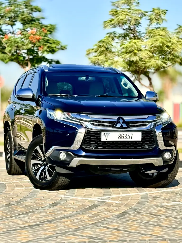 Mitsubishi Montero Sport 2018 — photo 1 of 19