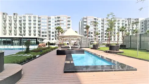 Vaccant Unit | Bright Studio | Open View