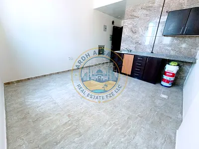 Spacious and Lavish studio close to road and Safari mall in affordable price in Muwaileh