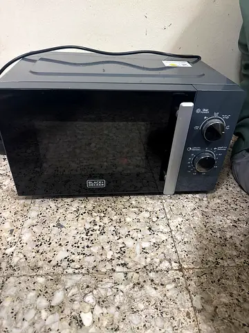 Black decker micro oven Black countertop mini oven - works fine, good condition. Used only 3 months