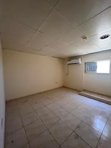 3 غرف وصالة منطقة الجبيل شقة مساحتها واسعة
