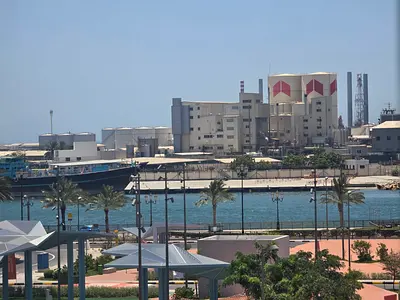 Studio in Al Majarah with Side Sea View Separate Kitchen Owner Attested Built in Wardrobes Spacious Layout Prime Location