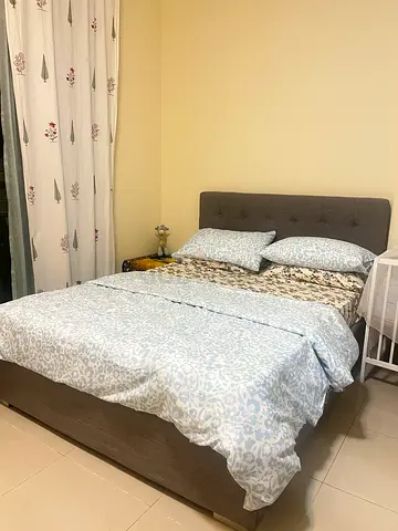 Queen size bed and matress for Sale