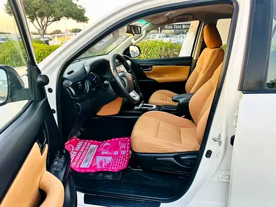 2019 Toyota FORTUNER — фото 4