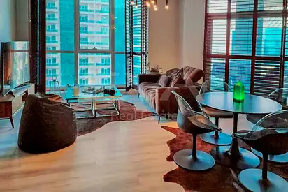 FULLY FURNISHED | PARTIAL MARINA VIEW | VACANT