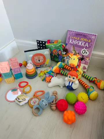 Baby toys 0-3 months