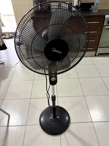 Midea Adjustable Pedestal Fan - Good Working Condition