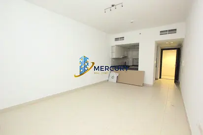 Bright and Pool view Apartment - chiller free