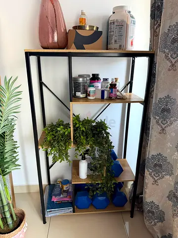 Industrial-style 4-tier Shelf Unit with Wooden Shelves and Black Metal Frame