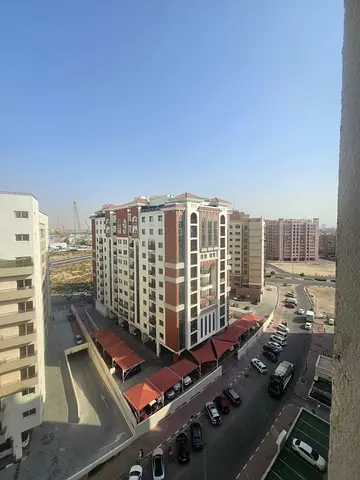 Ready to Move 2BR Apartment | Universal Apartments CBD | Balcony & Pool Access