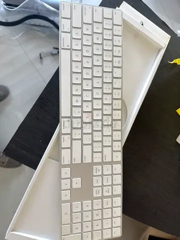 Apple Wireless Magic Keyboard with Numeric Keypad - White/Silver (Used)