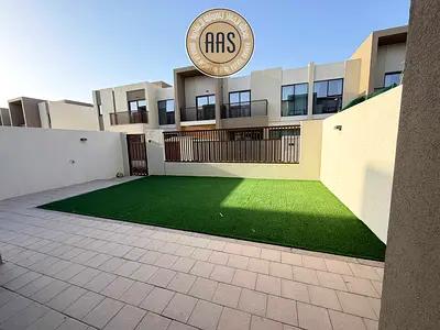 Best Price ! 3BR + Maid’s Townhouse Available For Rent in Villanova