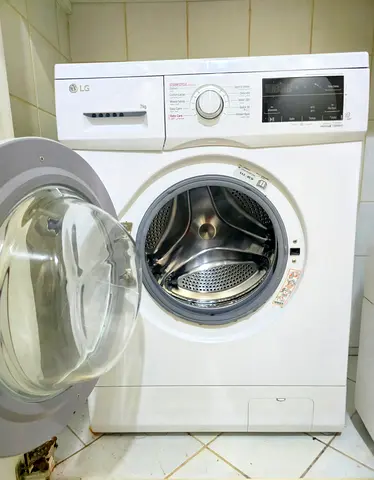 LG Front Load Washing Machine 7kg - Good Working Condition