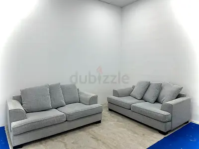 Looks great condition the one brand Kingston sofa