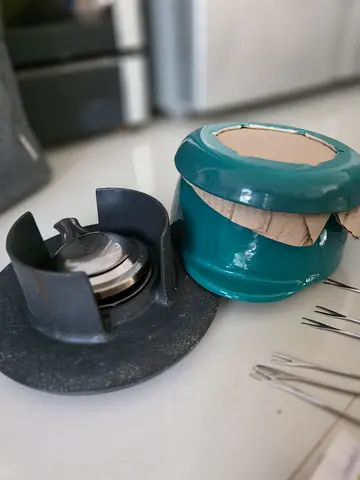 Cast iron fondue