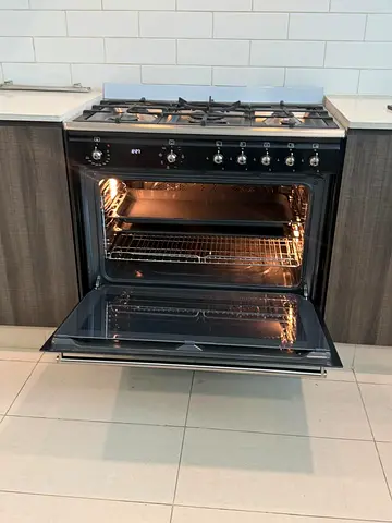 Used freestanding gas range with oven - good condition