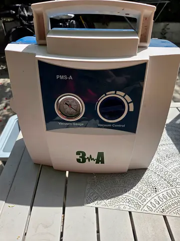 Medical suction machine
