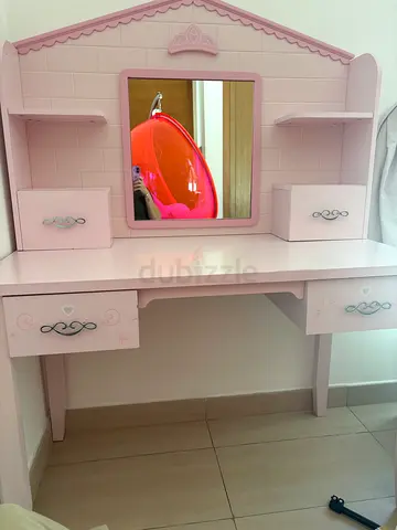 Girls princess desk