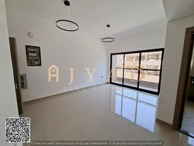للايجار السنوي اول ساكن غرفتين وصالة في منطقة الجرف3 (غرفتين نوم - 3حمام - بلكون- مكيفة مركزي ) تسهيلات بالدفع تأمين شيك غير مصروف