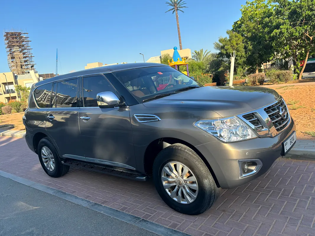 Nissan Patrol 2019 — photo 1 of 7