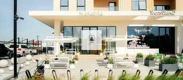 Spacious Cozy 3-Bedrooms Apartment with Maid room | Pool view|Amneties