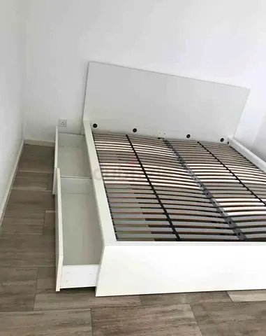 IKEA malam king‑size bed (180 × 200 cm) with 2 storage drawers and an IKEA mattress ✨