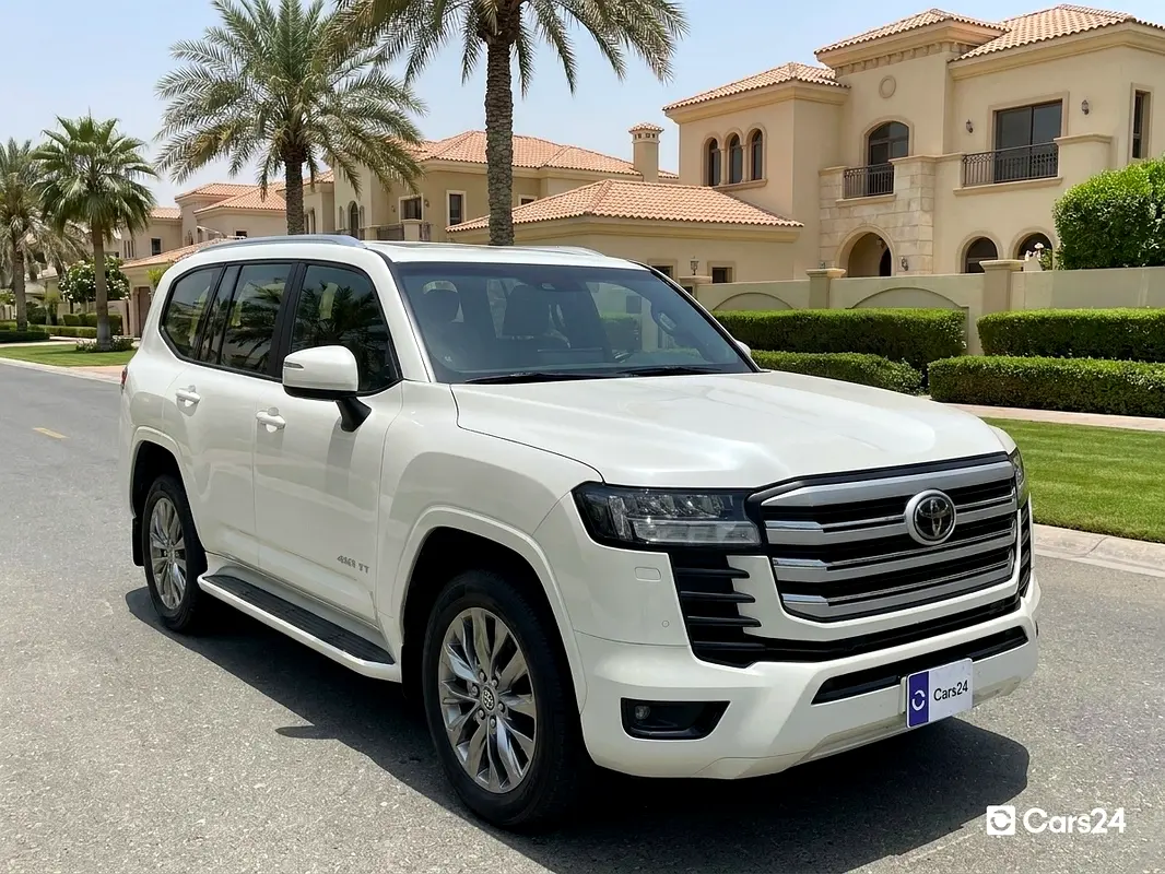 Toyota Land Cruiser 2023 — photo 1 of 13