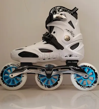 White inline skates with 3-wheel