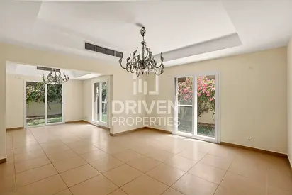 Ready to Move in | Elegant Villa | Spacious