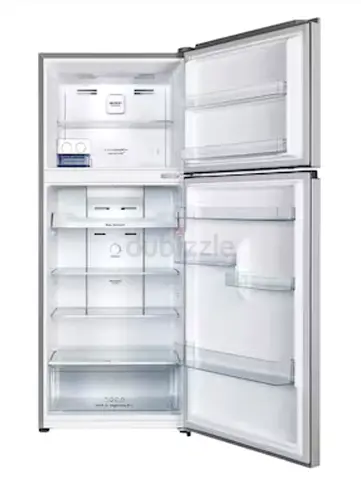 Hisense - Well-kept Top Freezer Refrigerator - Spacious and Clean