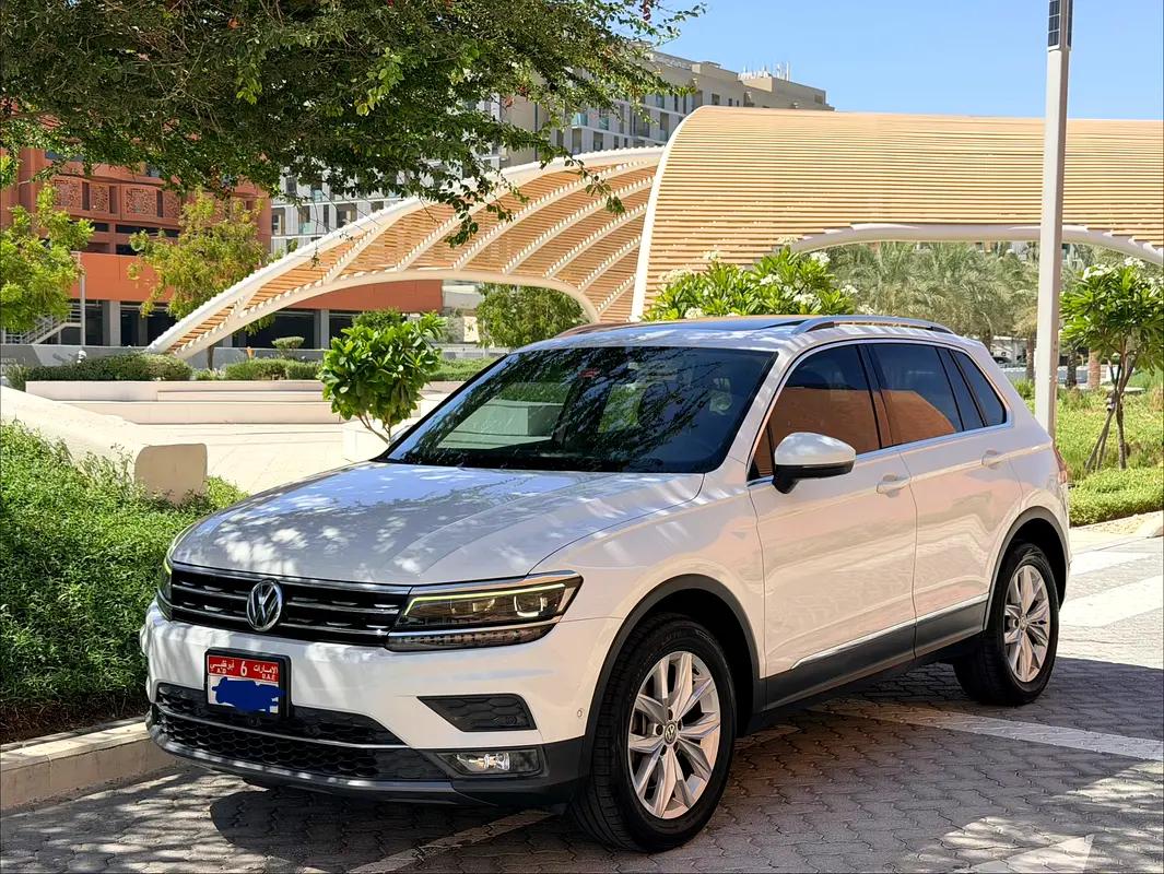 Volkswagen Tiguan 2018 — photo 1 of 14