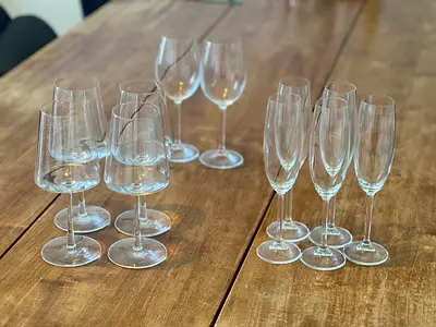 Wine Glasses/Flutes  50aed