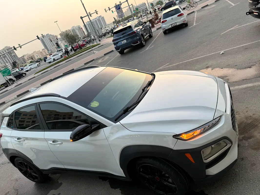 Hyundai Kona 2021 — photo 1 of 12