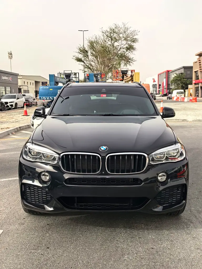 BMW X5 2018 — photo 1 of 12